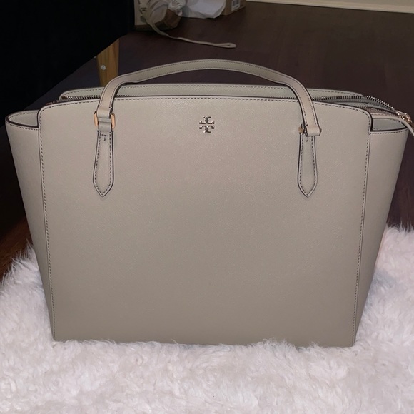Tory Burch Handbags - Tory Burch Emerson zip grey tote